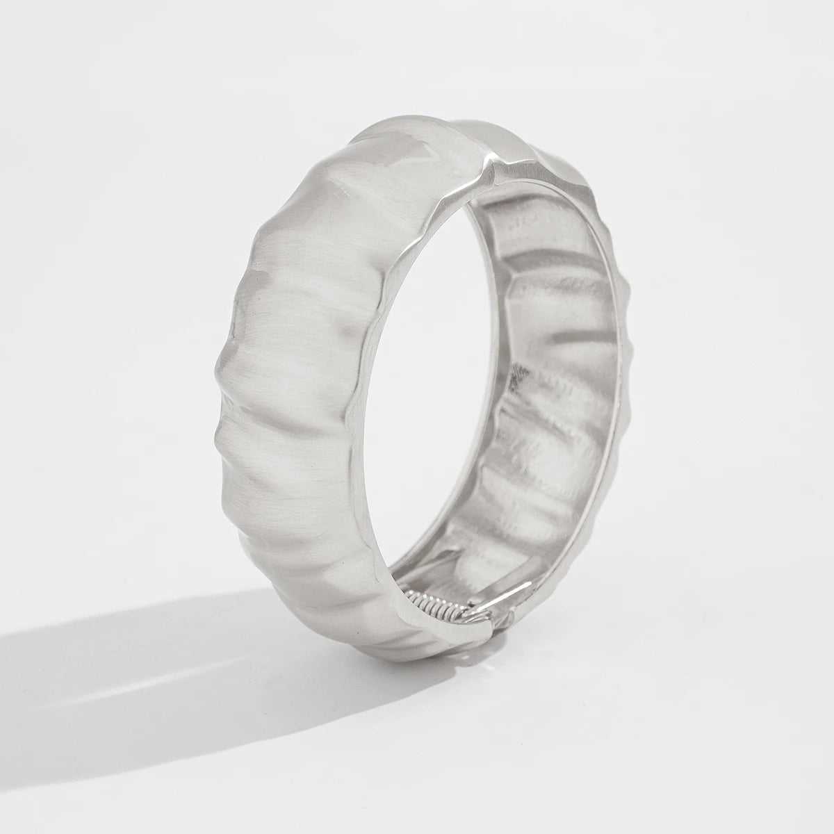 Sculpted Elegance Bangle Se