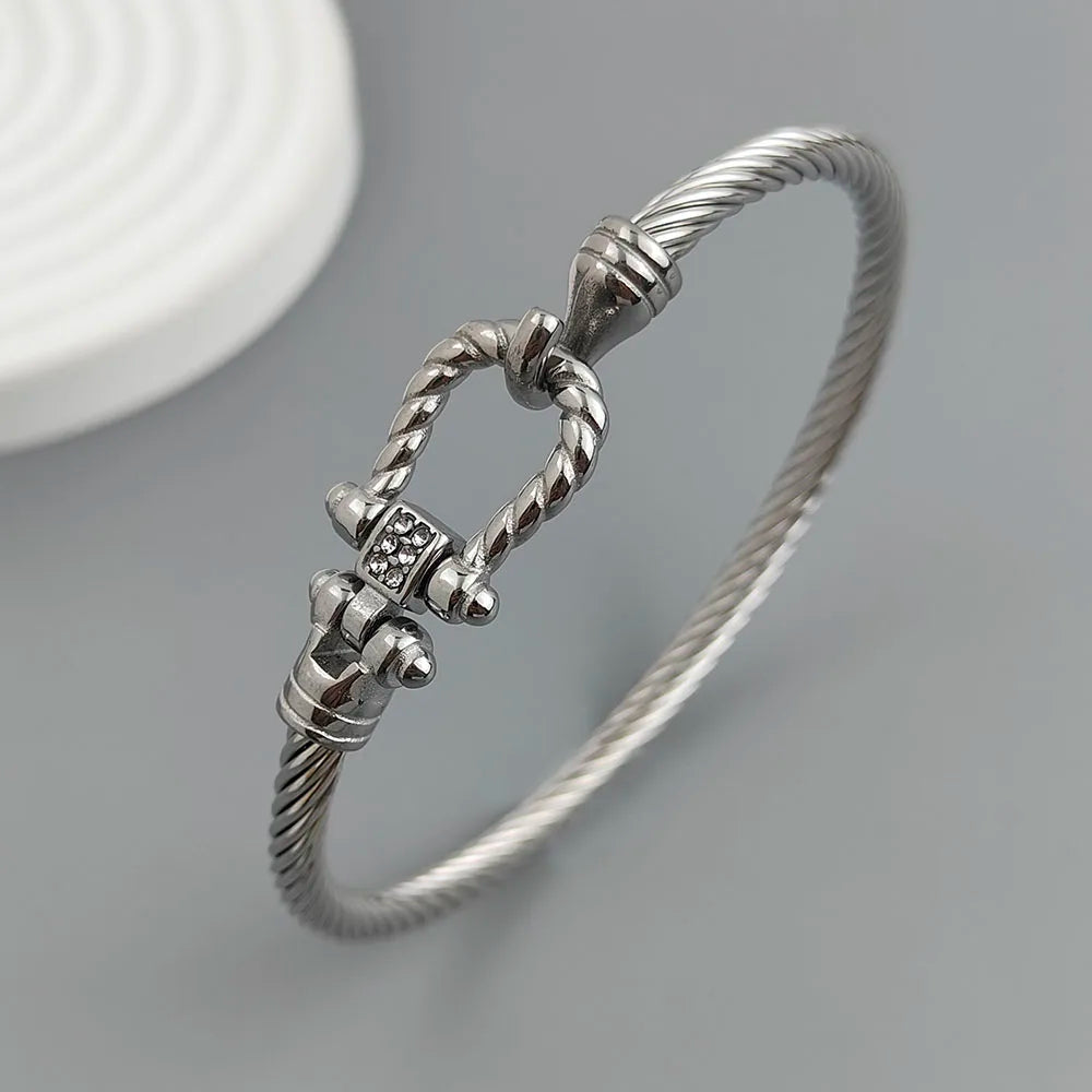 Royal Twist Clasp Bangle