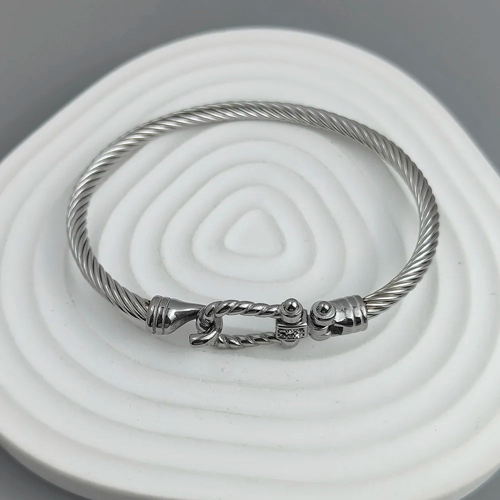 Royal Twist Clasp Bangle