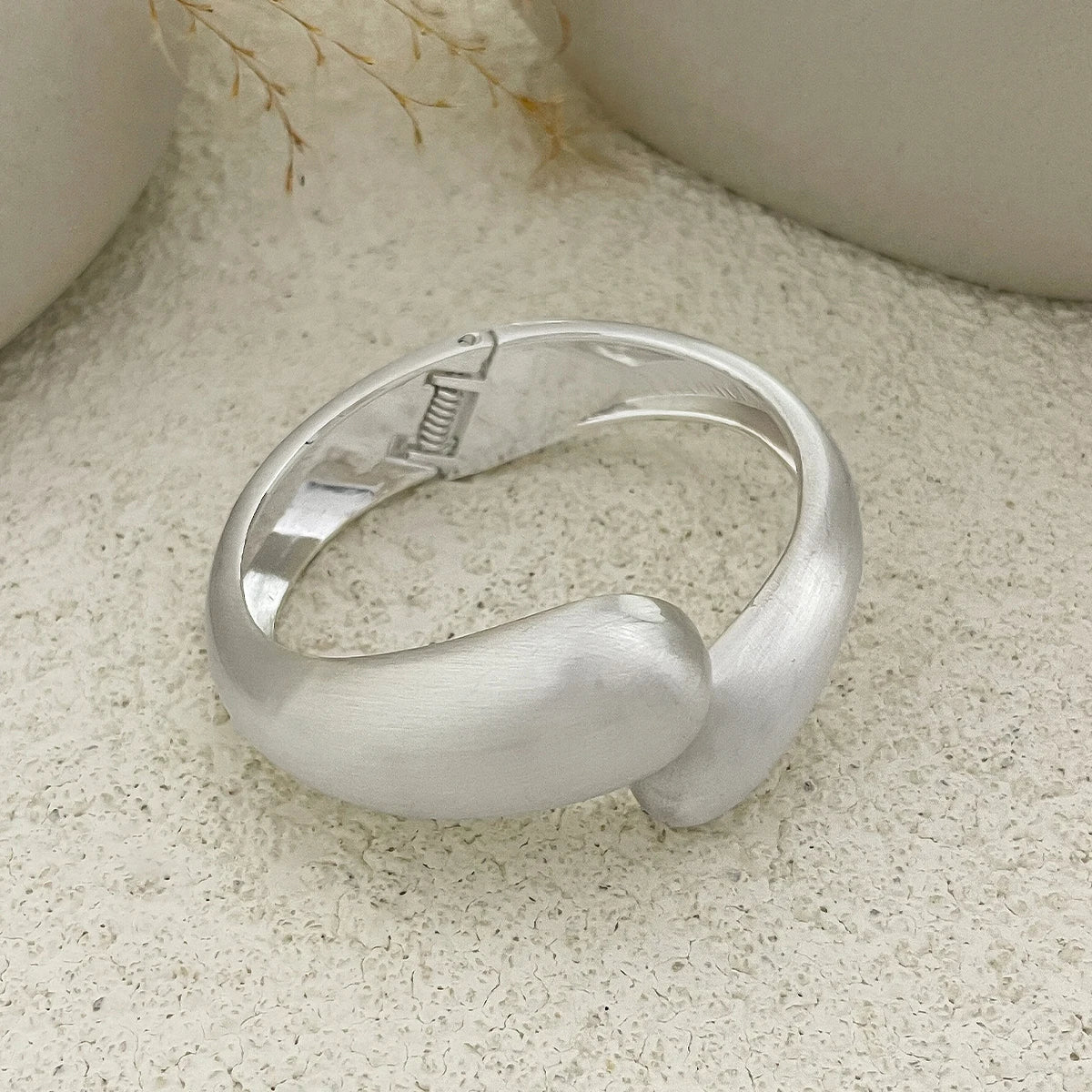 Sculpted Elegance Bangle Se