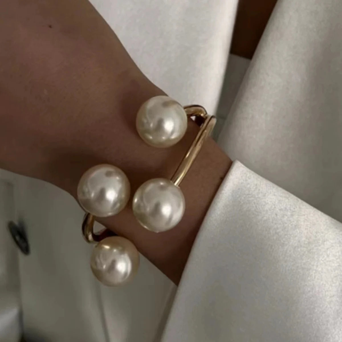 Aurora Luxe Sculpted Bracelet