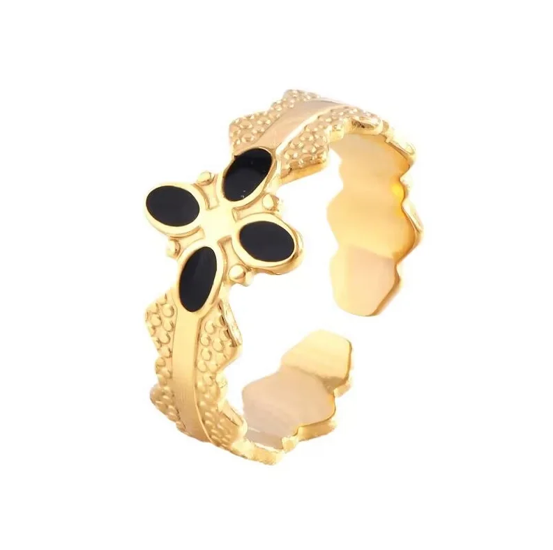 Bold Axis Geometric Gold Ring