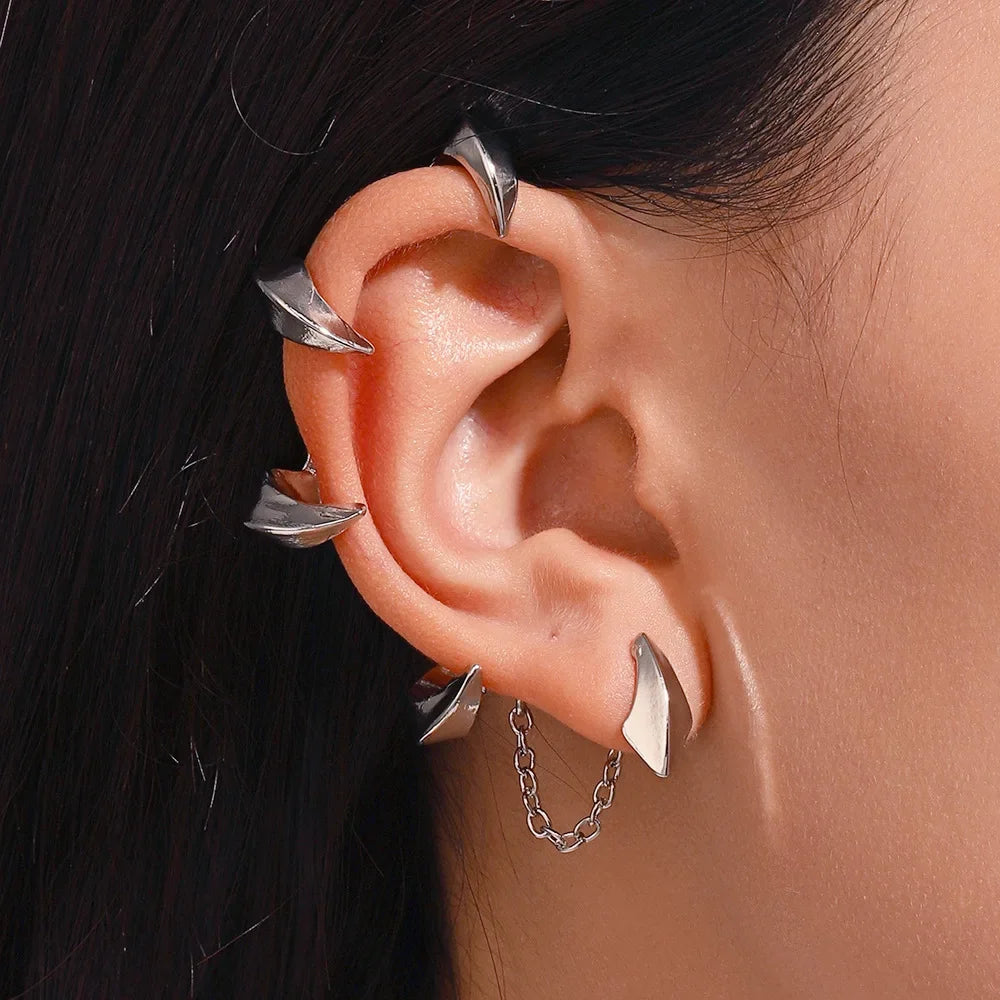 Golden ChainWave Ear Cuff