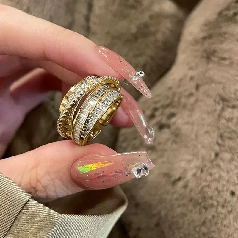 Lumière Curve Crystal Ring