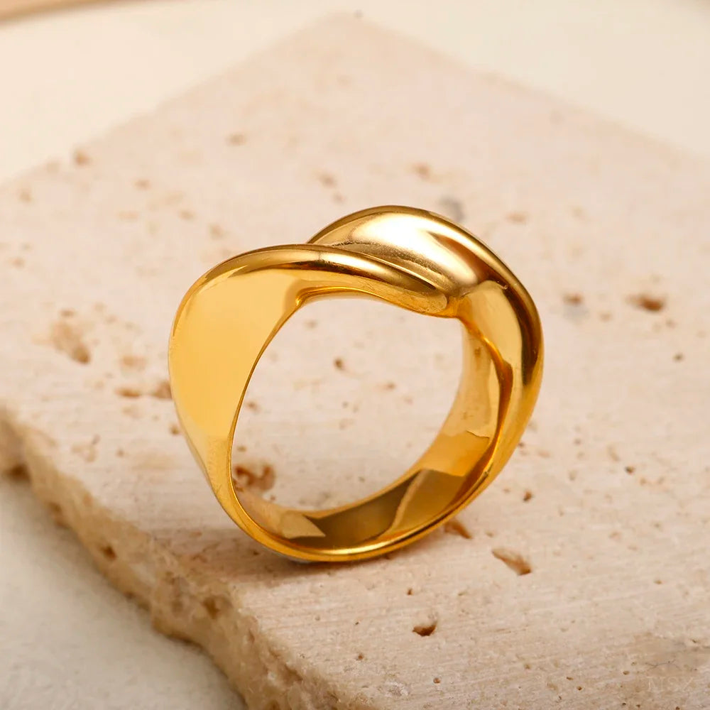 Bold Axis Geometric Gold Ring