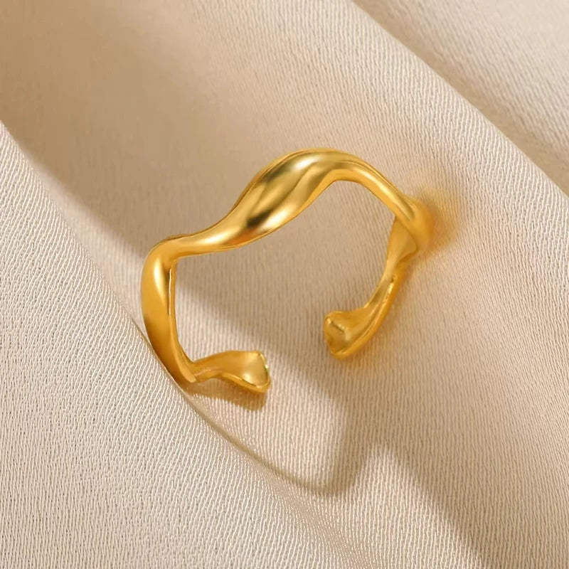 Aurora Curve Adjustable Gold Ring Collection