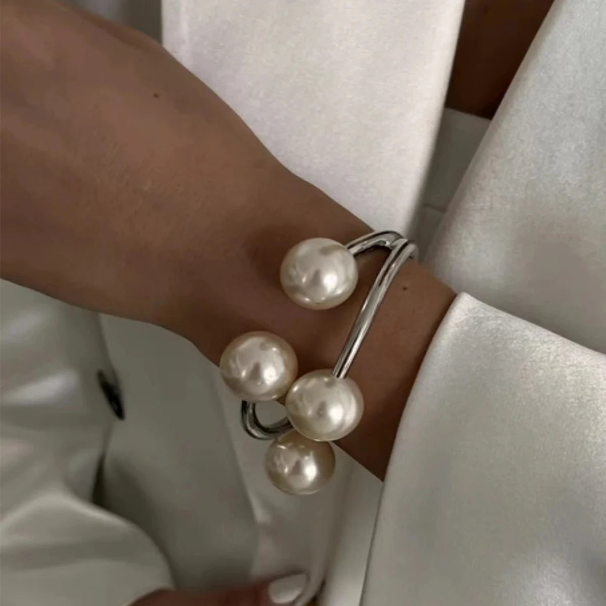 Aurora Luxe Sculpted Bracelet