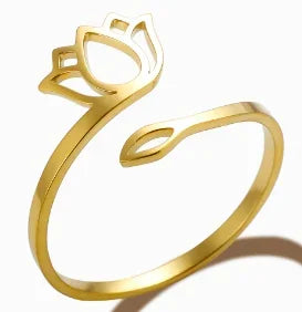 Bold Axis Geometric Gold Ring