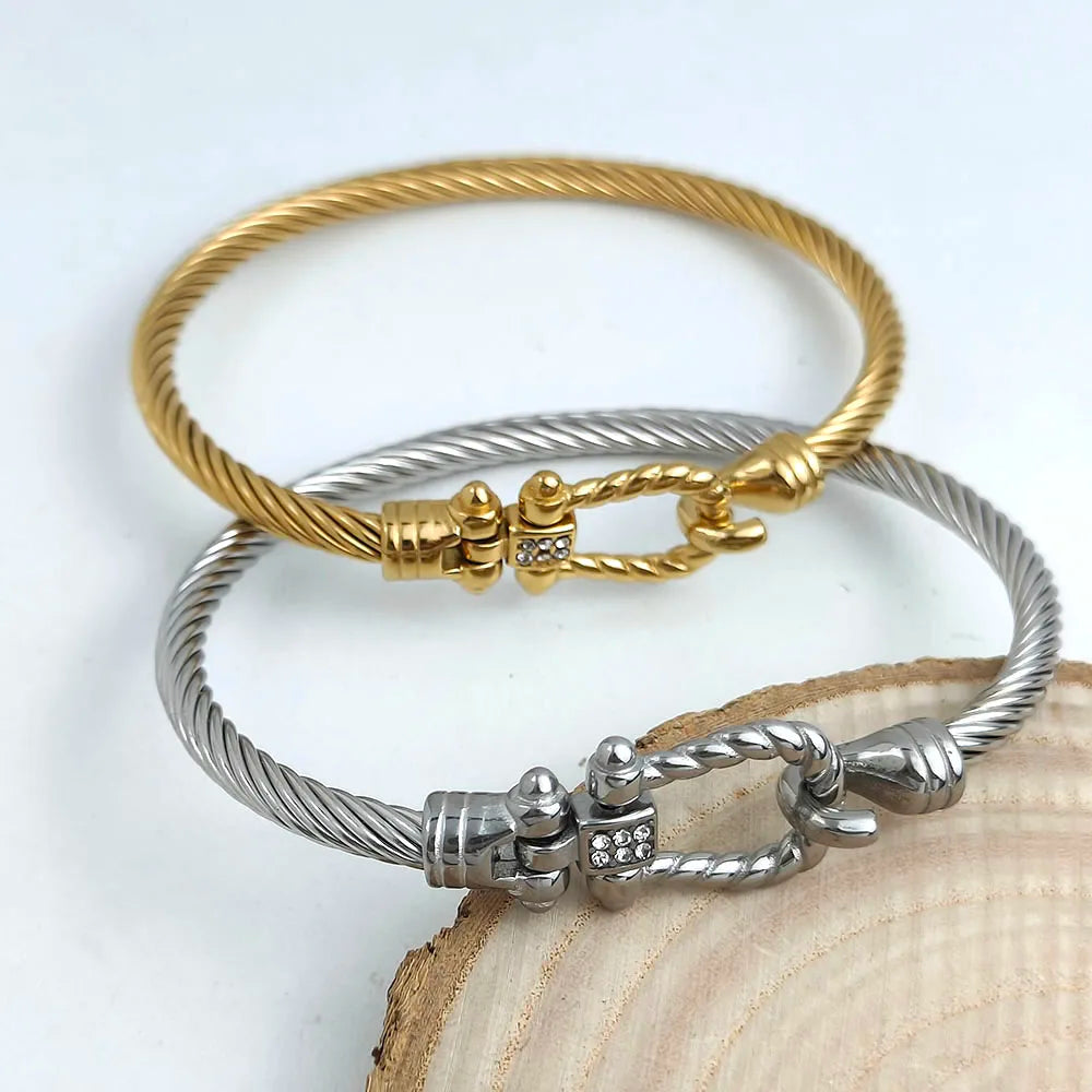 Royal Twist Clasp Bangle